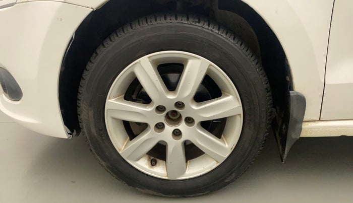 2012 Volkswagen Vento HIGHLINE 1.6 MPI, Petrol, Manual, 62,138 km, Left Front Wheel