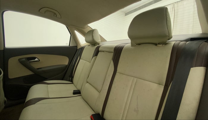 2012 Volkswagen Vento HIGHLINE 1.6 MPI, Petrol, Manual, 62,138 km, Right Side Rear Door Cabin