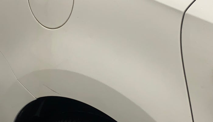 2012 Volkswagen Vento HIGHLINE 1.6 MPI, Petrol, Manual, 62,138 km, Right quarter panel - Minor scratches