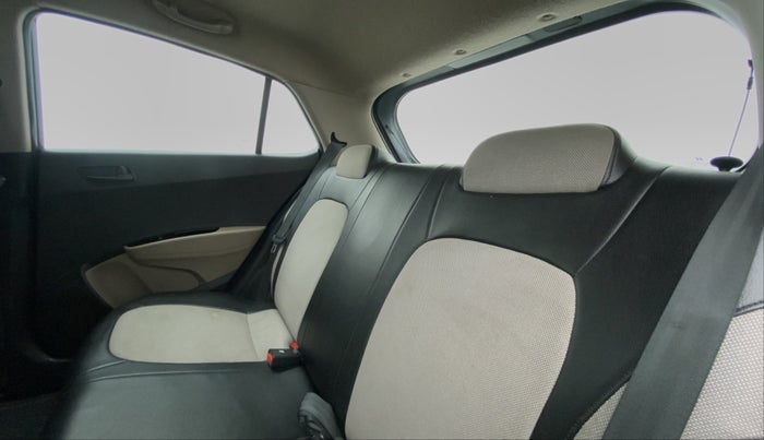2015 Hyundai Grand i10 MAGNA 1.2 KAPPA VTVT, Petrol, Manual, 80,625 km, Right Side Rear Door Cabin