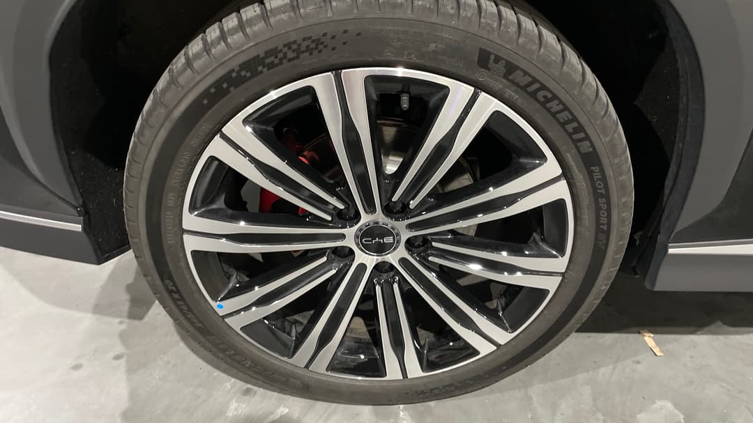 2025 Byd Sealion 7 Performance, Automatic, 13982 km, Right Rear Wheel
