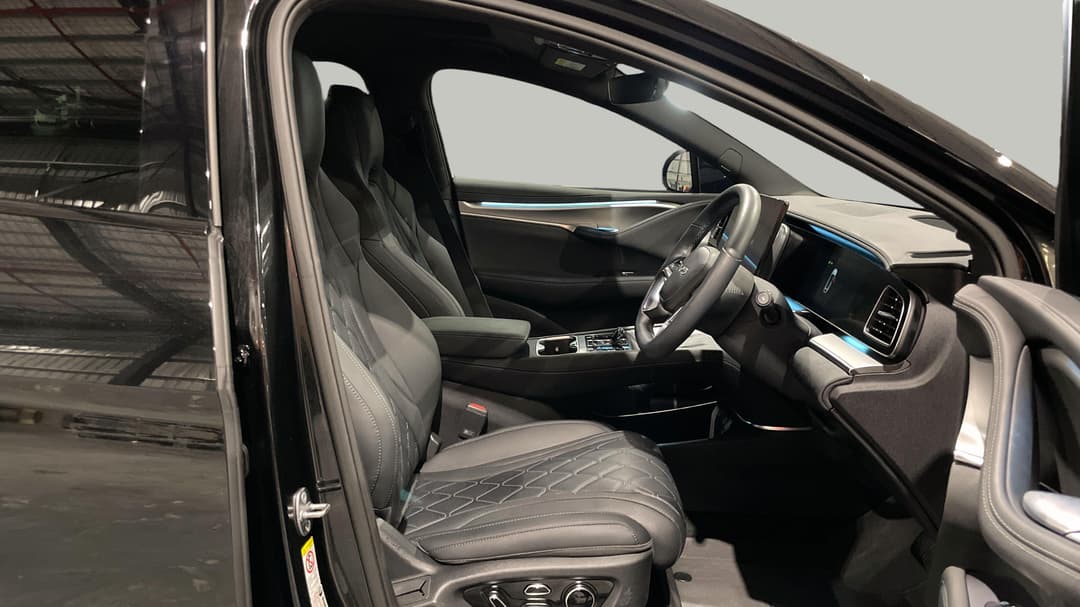 2025 Byd Sealion 7 Performance, Automatic, 13982 km, Right Side Front Door Cabin View