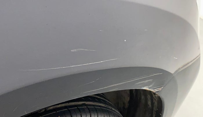 2015 Nissan Terrano XL (P), Petrol, Manual, 72,643 km, Right fender - Minor scratches