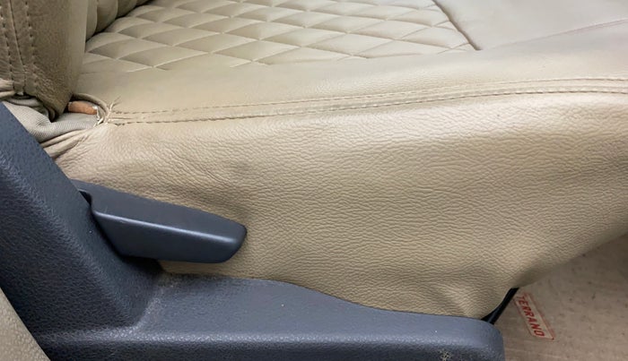 2015 Nissan Terrano XL (P), Petrol, Manual, 72,643 km, Driver Side Adjustment Panel