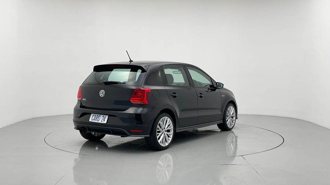 Right Back Diagonal (45- Degree) View