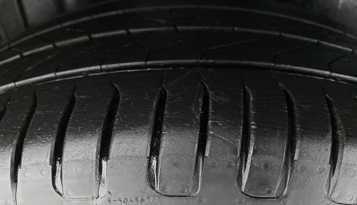 2017 Maruti S Cross ZETA SHVS, Diesel, Manual, 63,241 km, Right Rear Tyre Tread