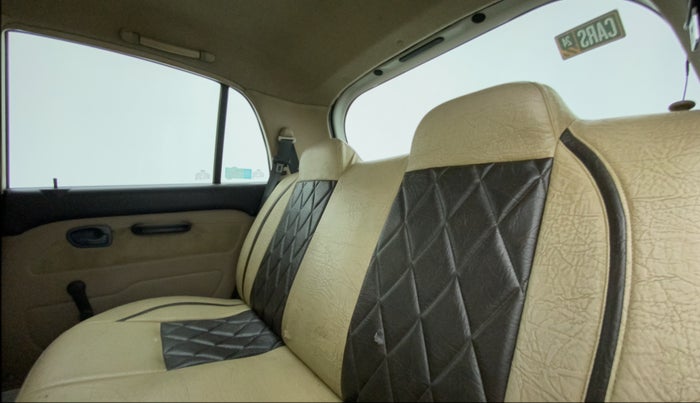 2014 Hyundai Santro Xing GLS PLUS AUDIO, CNG, Manual, 1,08,887 km, Right Side Rear Door Cabin