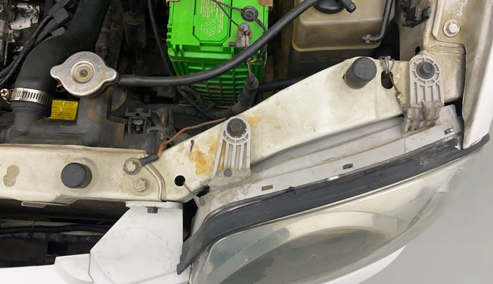 2014 Hyundai Santro Xing GLS PLUS AUDIO, CNG, Manual, 1,08,887 km, Left headlight - Clamp has minor damage