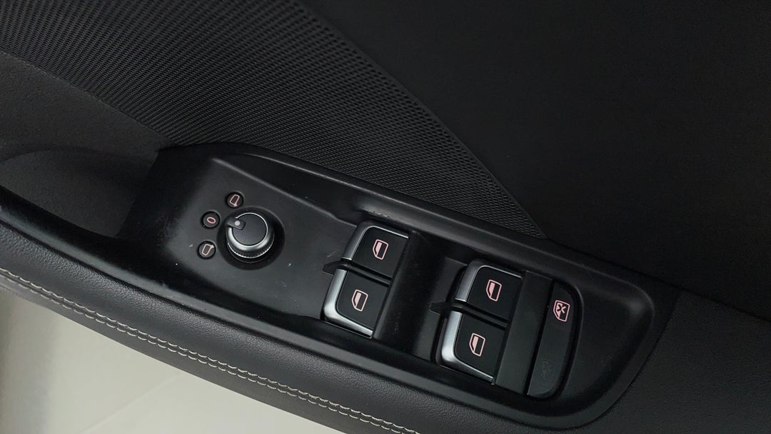 2016 Audi S3 2.0 Tfsi Quattro, Automatic, 118448 km, Drivers Side Door Panel Controls