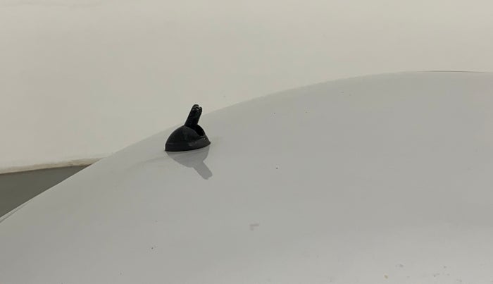 2011 Maruti Swift Dzire LXI, Petrol, Manual, 72,271 km, Roof - Antenna has minor damage