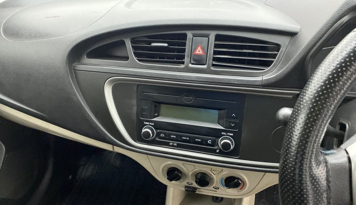 2019 Maruti Alto VXI, Petrol, Manual, 42,396 km, AC Unit - Directional switch has minor damage