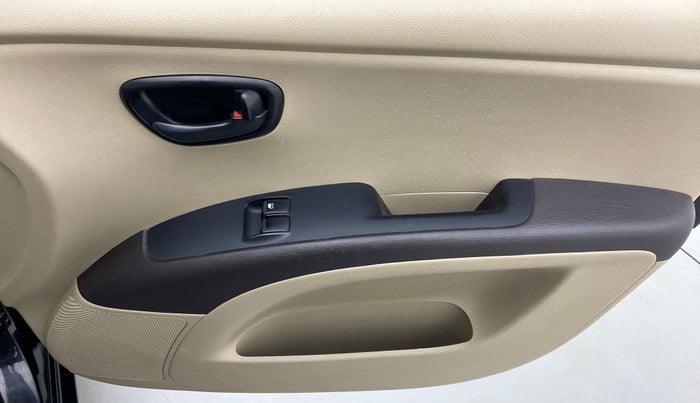 2013 Hyundai i10 ERA 1.1 IRDE, Petrol, Manual, 47,051 km, Driver Side Door Panels Control
