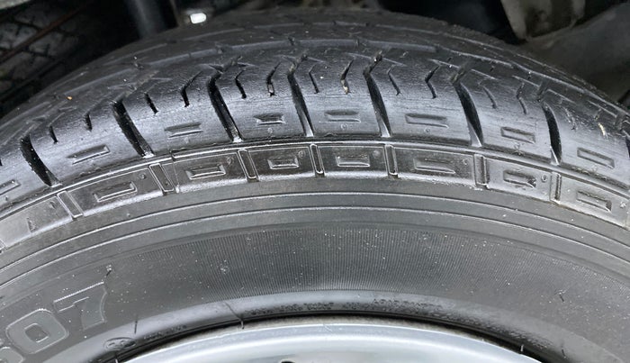 2019 Maruti Eeco 5 STR WITH AC PLUSHTR, Petrol, Manual, 23,652 km, Right Front Tyre Tread