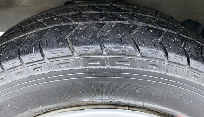 2019 Maruti Eeco 5 STR WITH AC PLUSHTR, Petrol, Manual, 23,652 km, Left Front Tyre Tread