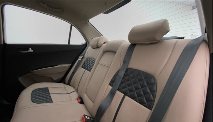 2014 Hyundai Xcent S 1.2, Petrol, Manual, Right Side Rear Door Cabin