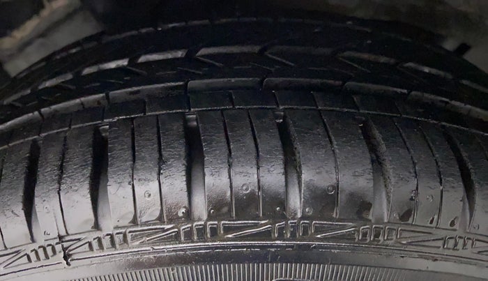 2014 Hyundai Xcent S 1.2, Petrol, Manual, Left Front Tyre Tread