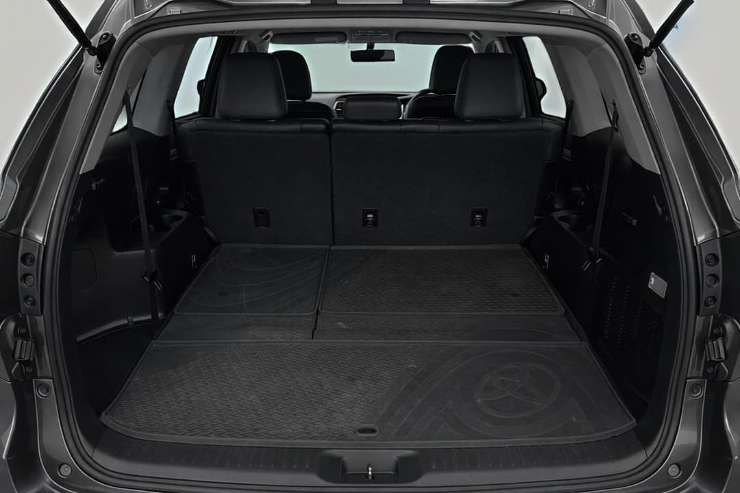 2015 Toyota Kluger Gxl (4x2), Automatic, 119669 km, Boot Inside View