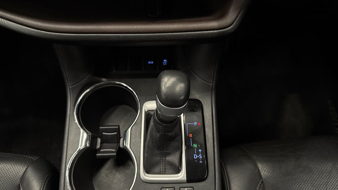2015 Toyota Kluger Gxl (4x2), Automatic, 119669 km, Gear Lever 