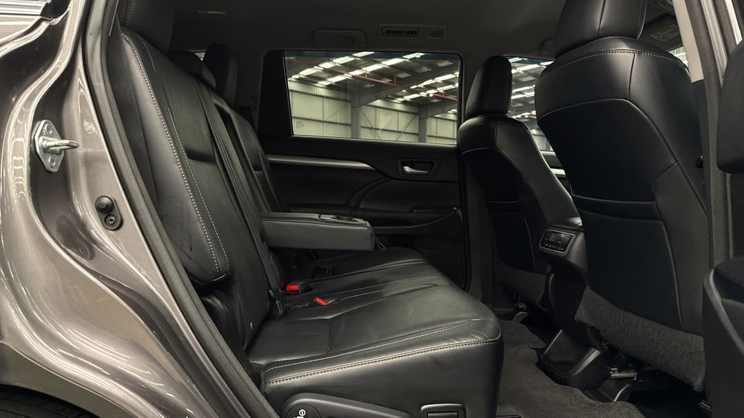 2015 Toyota Kluger Gxl (4x2), Automatic, 119669 km, Right Side Rear Door Cabin View
