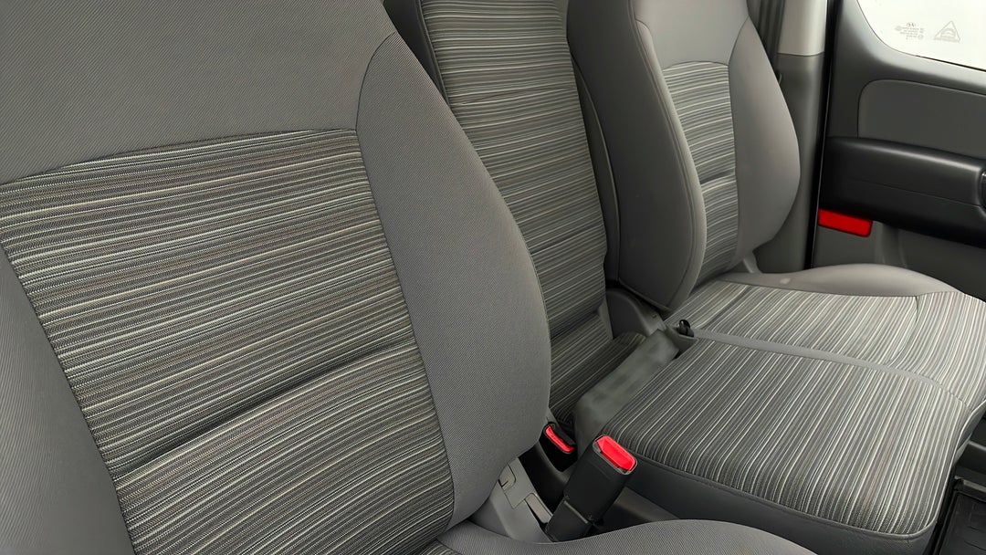 2020 Hyundai Iload 3s Liftback, Manual, 10509 km, Right Side Front Door Cabin View