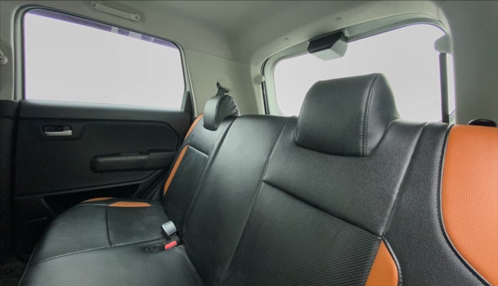 2020 Maruti New Wagon-R 1.0 VXI (O), Petrol, Manual, 32,893 km, Right Side Rear Door Cabin