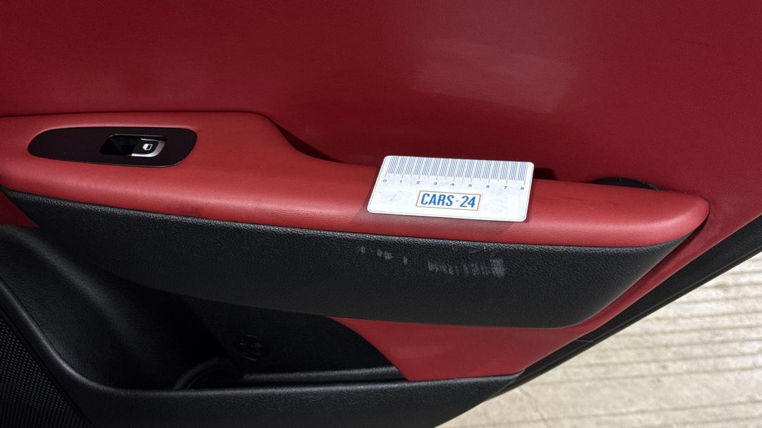 2020 Kia Stinger Gt (red Leather), Automatic, 55911 km, Door Interior Front RHS Scratch