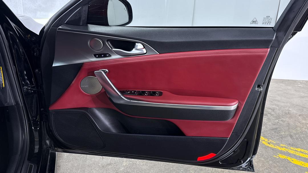 2020 Kia Stinger Gt (red Leather), Automatic, 55911 km, Speaker View