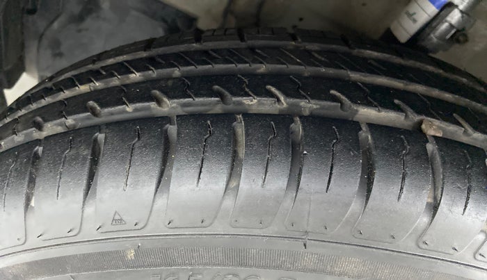 2014 Maruti Swift Dzire LDI, Diesel, Manual, 1,19,293 km, Left Front Tyre Tread