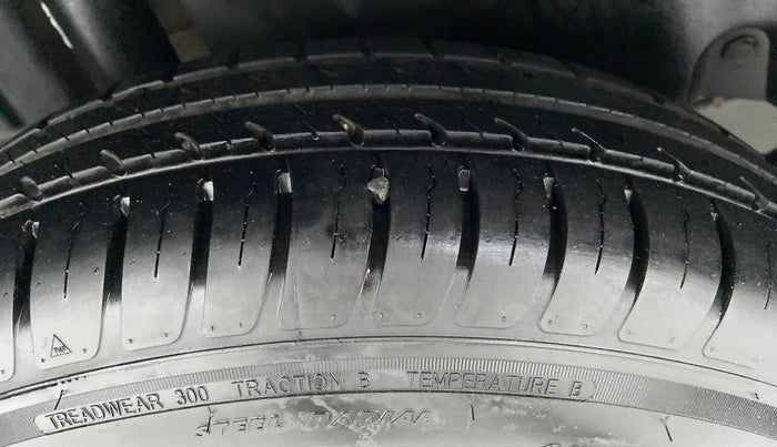 2014 Maruti Swift Dzire LDI, Diesel, Manual, 1,19,293 km, Right Rear Tyre Tread