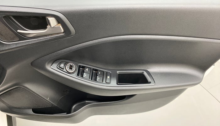 2017 Hyundai i20 Active 1.2 S, Petrol, Manual, 43,470 km, Driver Side Door Panels Control