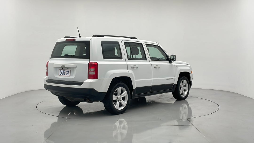 Right Back Diagonal (45- Degree) View