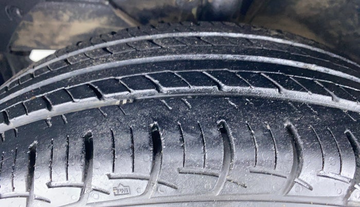 2015 Maruti Baleno DELTA 1.2 K12, Petrol, Manual, 57,894 km, Left Front Tyre Tread