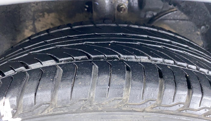 2015 Maruti Baleno DELTA 1.2 K12, Petrol, Manual, 57,894 km, Right Front Tyre Tread