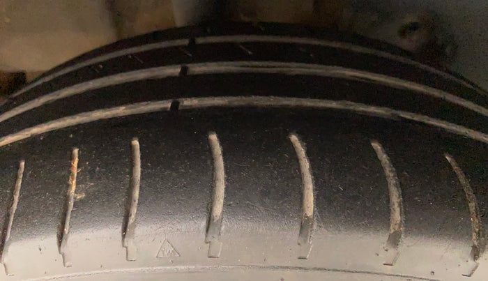 2017 Tata Tiago XZA PETROL, Petrol, Automatic, 1,20,278 km, Right Rear Tyre Tread