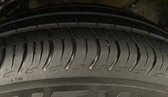 2021 Maruti S PRESSO VXI (O) CNG, CNG, Manual, 21,903 km, Left Front Tyre Tread