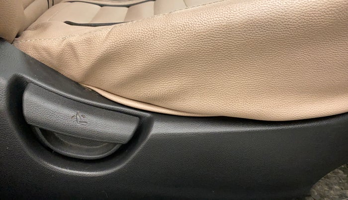 2017 Hyundai Grand i10 MAGNA 1.2 KAPPA VTVT, CNG, Manual, 53,583 km, Driver Side Adjustment Panel