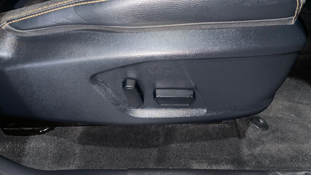 2021 Ford Ranger Wildtrak 2.0 (4x4), Automatic, 64111 km, Drivers Side Adjustment Panel