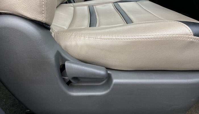 2012 Maruti Wagon R 1.0 VXI, Petrol, Manual, 46,566 km, Driver Side Adjustment Panel