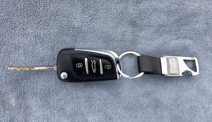 2018 Datsun Go T, Petrol, Manual, 15,469 km, Key Close Up