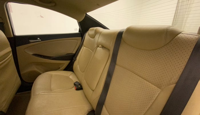 2016 Hyundai Verna 1.6 VTVT SX AT, Petrol, Automatic, 65,882 km, Right Side Rear Door Cabin