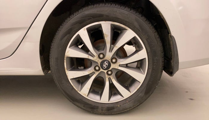 2016 Hyundai Verna 1.6 VTVT SX AT, Petrol, Automatic, 65,882 km, Left Rear Wheel