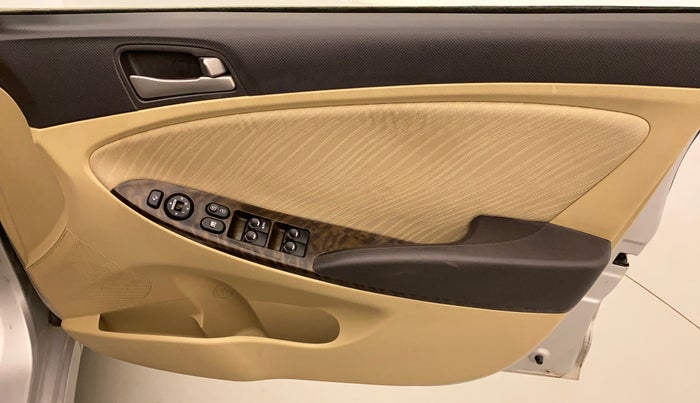 2016 Hyundai Verna 1.6 VTVT SX AT, Petrol, Automatic, 65,882 km, Driver Side Door Panels Control