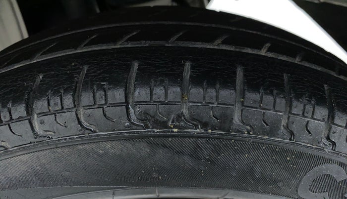 2014 Maruti Alto 800 LXI, Petrol, Manual, 26,283 km, Left Rear Tyre Tread