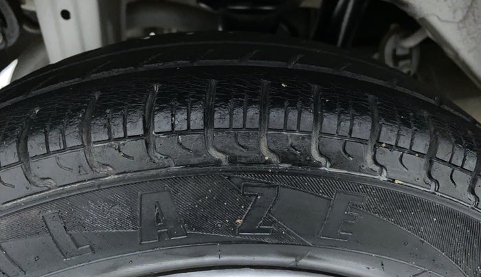 2014 Maruti Alto 800 LXI, Petrol, Manual, 26,283 km, Right Rear Tyre Tread