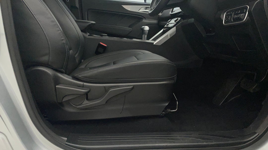 2022 GWM Ute Cannon (4x4), Automatic, 12627 km, Drivers Side Adjustment Panel