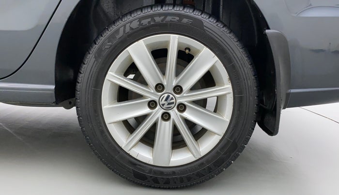 2016 Volkswagen Vento HIGHLINE TDI AT, Diesel, Automatic, 75,241 km, Left Rear Wheel
