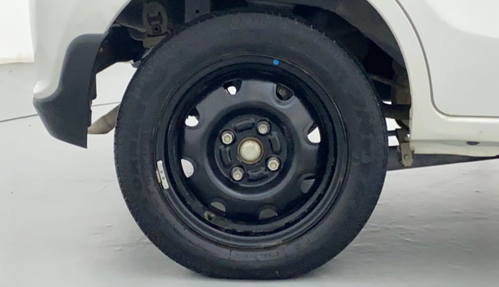 2016 Maruti Alto K10 VXI P, Petrol, Manual, 75,823 km, Right Rear Wheel