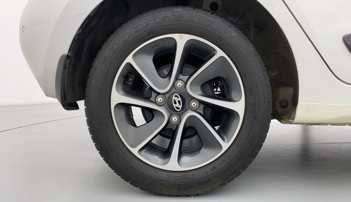 2017 Hyundai Grand i10 SPORTZ (O) 1.2 AT VTVT, Petrol, Automatic, 11,203 km, Right Rear Wheel