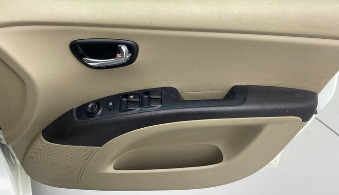 2010 Hyundai i10 MAGNA 1.2, Petrol, Manual, 58,135 km, Driver Side Door Panels Control