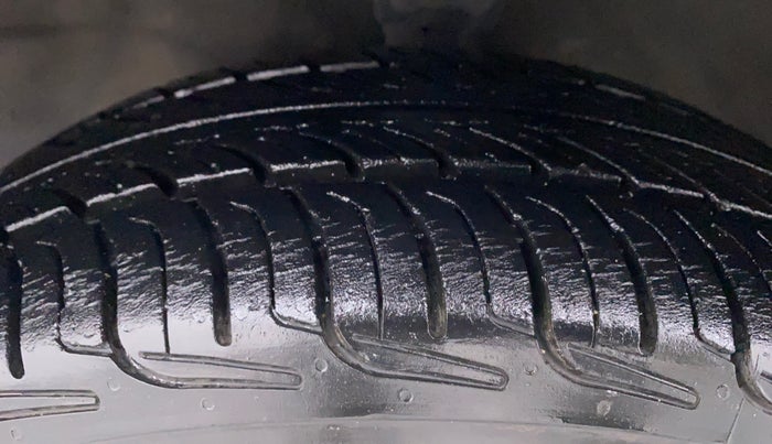 2010 Hyundai Santro Xing GL, Petrol, Manual, 30,754 km, Left Front Tyre Tread